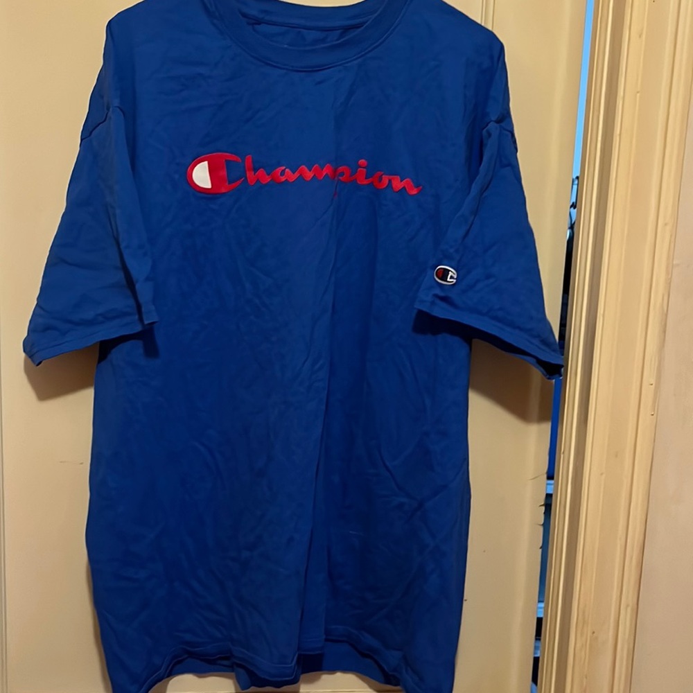 Gently loved men blue short sleeve Champion tea shirt. Size 2XL smoke free
